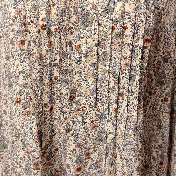 Womens Rose + Olive floral 3/ sleeve plus size top 1X - Picture 2 of 5